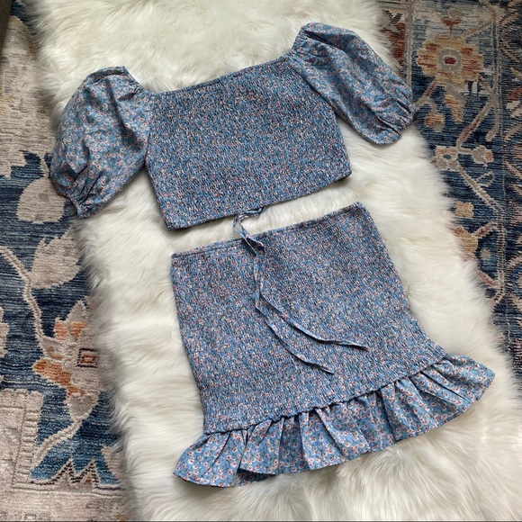 NWT Lulu’s Size M 2-Piece Smocked Blue Floral Crop Top with Bodycon Skirt - Picture 14 of 14